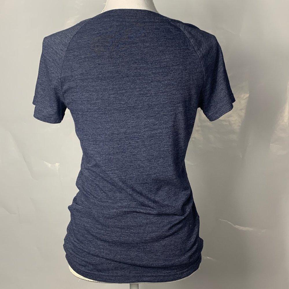 Notre Dame Women's V-Neck Tee - Picture 5 of 6